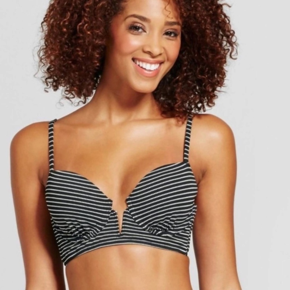 Xhilaration | V-notch Black and White Bikini